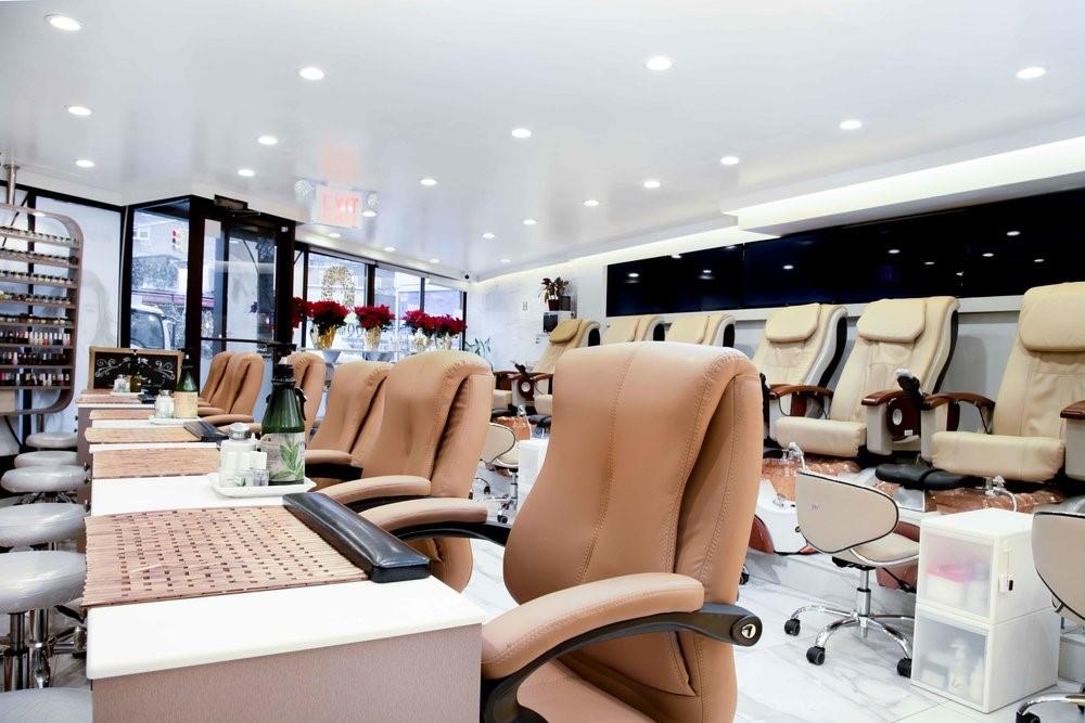 empty salon chairs representing why salon or spa guests visit less