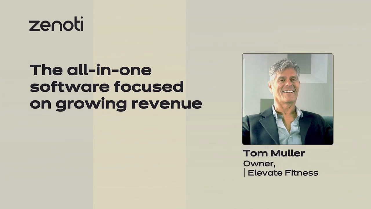 Anuncio del software Zenoti con una cita sobre el aumento de los ingresos, con una foto de Tom Muller, propietario de Elevate Fitness, en el lado derecho.